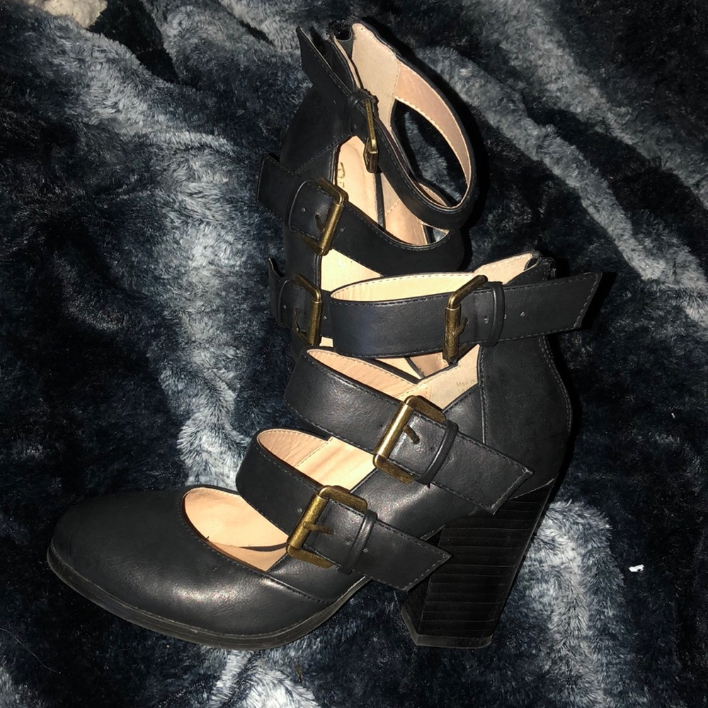 Multiple buckle maryjanes
